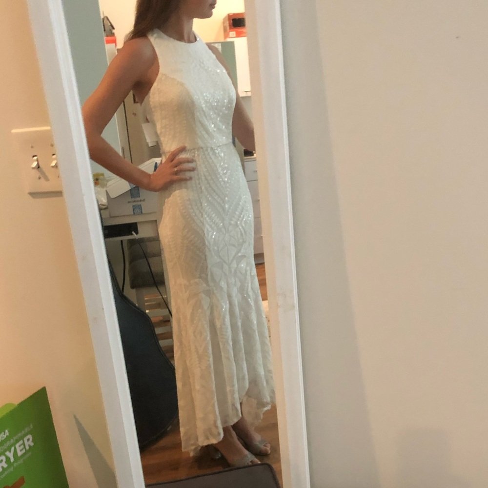 David’s Bridal long sequin white dress. Size 6. Tags on. - Picture 4 of 6